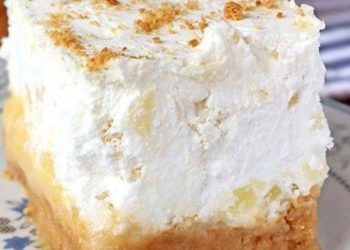 Leckeres Dessert mit Ananas