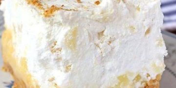 Leckeres Dessert mit Ananas