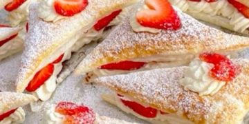 Erdbeerkissen aus Blätterteig, schnell gebacken 