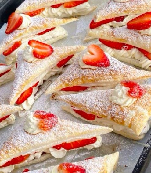 Erdbeerkissen aus Blätterteig, schnell gebacken 