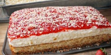 Ein Traum, sooo lecker – Spaghettieis-Blechkuchen als Tassenrezept