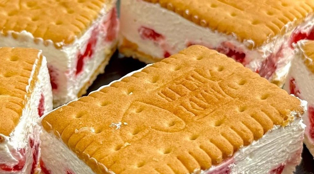 Schnelle Erdbeer-Nachspeise in nur 10 Minuten