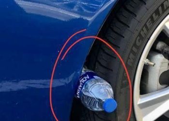 Wenn Sie eine Plastikflasche auf Ihrem Reifen sehen, achten Sie genau darauf.