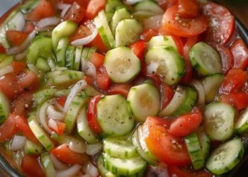 Ich bin kein Salat-Fan, aber dieser Salat hat mich verändert. Er ist frisch, spritzig und macht total süchtig.