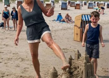 Der Kompass im Sand
