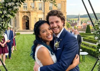 Eine geheimnisvolle Entdeckung am Morgen nach der Hochzeit: Wie ein unerwarteter Fund in der Smokingtasche meines Mannes unser Vertrauen auf die Probe stellte und eine jahrzehntealte Familiengeschichte ans Licht brachte