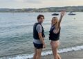 Der höfliche Junge aus unserem Urlaub bot meiner Tochter eine Fahrt auf dem Bananenboot an — Doch als sie nach einer Stunde immer noch nicht zurück waren, lag das Schicksal unseres Mädchens längst in den Händen eines fremden Teenagers