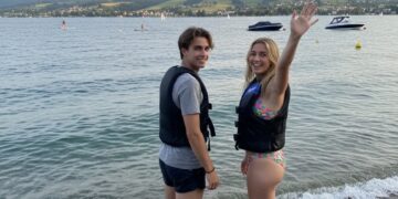 Der höfliche Junge aus unserem Urlaub bot meiner Tochter eine Fahrt auf dem Bananenboot an — Doch als sie nach einer Stunde immer noch nicht zurück waren, lag das Schicksal unseres Mädchens längst in den Händen eines fremden Teenagers