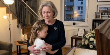 „Meine Enkelin lag lebendig im Sarg – und dann flüsterte sie die Wahrheit“