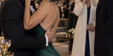 An unserem Hochzeitstag entdeckte ich die Wahrheit – und zerstörte ihre perfekte Lüge