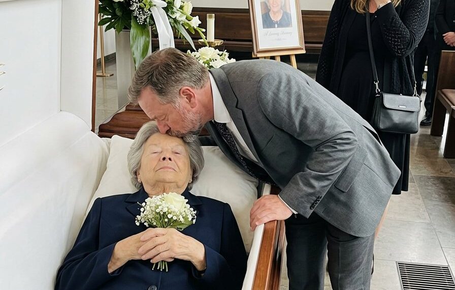 Das Geheimnis unter dem Rot-Ahorn