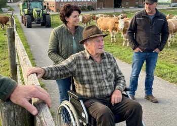 Ich zahlte 75.600 Euro für Papas Pflegeheim – während meine Schwester heimlich 26.000 Euro im Jahr kassierte!