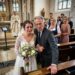 Meine Mutter nannte mich an meinem Hochzeitstag ihren größten Fehler – doch als mein 81-jähriger Opa acht Worte sagte, verstummte die ganze Kirche.