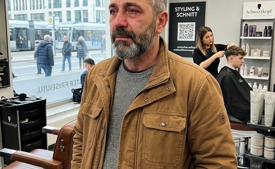 Ich schnitt einem obdachlosen Mann kostenlos die Haare – doch als ich seine Tätowierung sah, entdeckte ich ein Geheimnis, das meine Mutter ihr Leben lang verborgen hatte.
